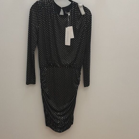 Veronica bread Dress - Picture 1 of 6